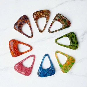 Pendientes triangulares Onigiri - Joyería de sushi de resina, pendientes de clip disponibles - Imagen 1 de 17