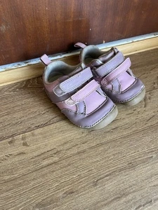 Clark’s First Shoes 3.5H - Picture 1 of 5