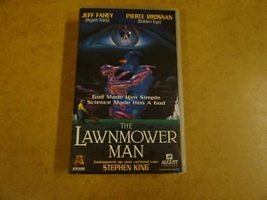 VHS VIDEO CASSETTE / THE LAWNMOWER MAN ( STEPHEN KING, PIERCE BROSNAN... ) - Bild 1 von 2