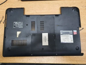 TOSHIBA SATELLITE S70-A-11H BOTTOM BASE AND COVER CHASSIS ZYU3ABD5BA0L B428 - Picture 1 of 2