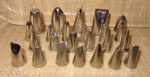 GROSSES KONVOLUT 24 VERSCHIEDENE METALL GLASURSPITZEN DÜSEN BÄCKEREI BASTELN LANDHAUSKÜCHE - Bild 1 von 3