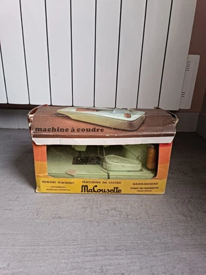Jouet Ancien Machine A Coudre MACOUSETTE  - Photo 1/4