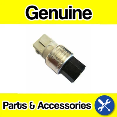 Genuine Volvo C70, S40, C30, V50 Pressure Switch Low pressure Hose AC - Image 1 of 3