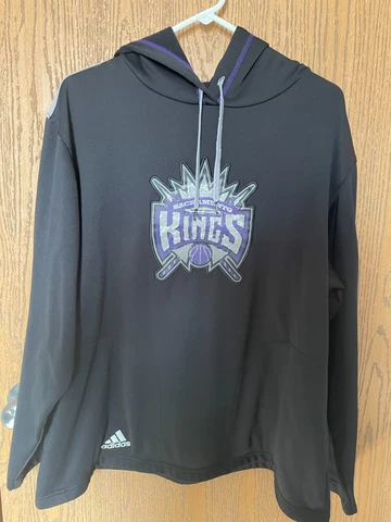 Sacramento Kings Mens  Large Black Hoodie  With Logo  100% Polyester EUC! Cover
