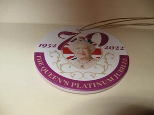 New Queen Elizabeth ORNAMENT 1952-2022 QUEEN'S PLATINUM JUBILEE 70 CERAMIC - Picture 1 of 4