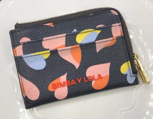 BIMBA Y LOLA Mujer Vinilo Monedero Monedero Monedero Corazones Multicolores 4.5" NO USADO - Imagen 1 de 17