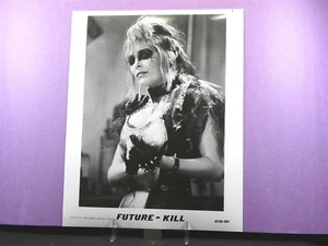 Foto pubblicitaria celebrità 8"x10" in bianco e nero Future Kill Edwin Neal Marilyn Burns #5 - Foto 1 di 1