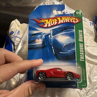 Hot Wheels 2007 Treasure Hunt Enzo Ferrari Red Seats New 129/180 09/12 - Image 1 of 4