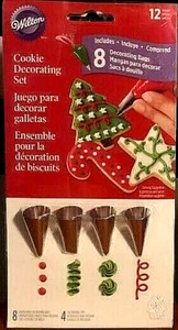 Wilton 12 Piezas Vacaciones Escarcha Pastel Galletas Decoración Set Puntas Bolsas NUEVO - Imagen 1 de 2