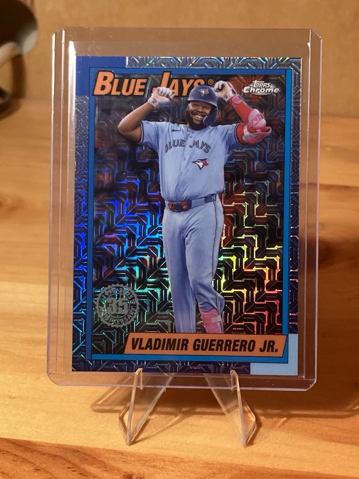 Silver Pack Mojo Refractor 2025 Topps Vladimir Guerrero Jr 1990 Blue Jays - Image 1 of 2