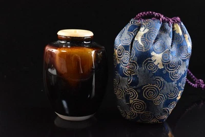 U8149: Recipiente Chaire japonês Seto-ware bem torneado TEA CADDY com Shifuku - Imagem 1 de 4