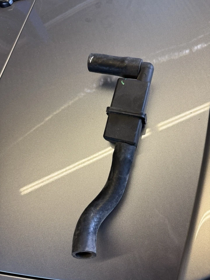 1999-2004 Ford Mustang Gt AIR BYPASS VALVE INLET TUBE Oem F7uz-9h308-hc - Image 1 of 1