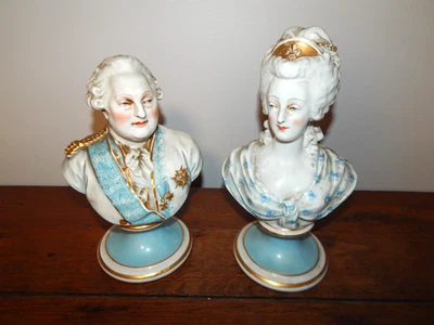 PAIRE ANCIENS Bustes en PORCELAINE Sèvres ? LOUIS XVI et MARIE ANTOINETTE Signés - Photo 1/4