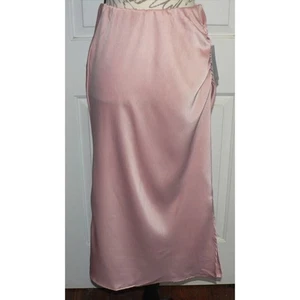 Falda midi para mujer The Vanity Room con abertura lateral acanalada en rosa rosa mediana precio de venta sugerido por el fabricante 45 USD - Imagen 1 de 3