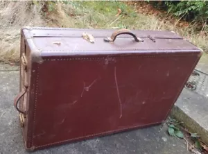 Antique 1930’s Steamer Trunk / Suitcase / Steampunk / coffeeTable / tv Prop - Picture 1 of 12