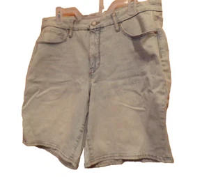 Hellblaue Denim Bermuda Damenshorts ~ Größe 18 ~ NEU - Bild 1 von 2