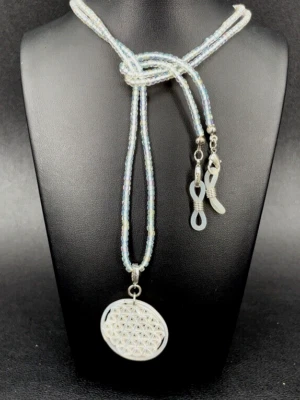 COLLIER / BRILLENKETTE WEIß MESSING MIT GLAS & PERLMUTT ANHÄNGER SCHMUCKJAGD - Bild 1 von 4