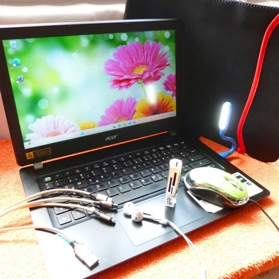 XXL SET Acer V3 371 13 pollici FULLHD l 8GB RAM NUOVO SSD Windows 11 l TURBO ... - Immagine 1 di 4