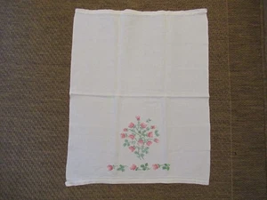 Vintage Baumwolle Geschirrtuch weiß mit rosa lachs Blumenstickerei 17,5 x 22" - Bild 1 von 3