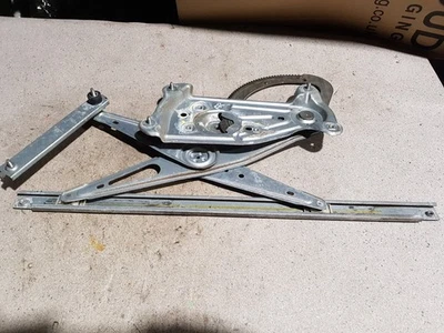 Renault Megane mk3 2010 ventana delantera regulador lado del conductor 5 puertas hatchback Foto 1 de 4