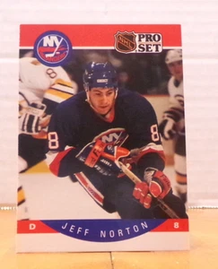 GREAT PHOTO ON OLDER NHL HOCKEY CARD JEFF NORTON OF THE NEW YORK ISLANDERS - Picture 1 of 2