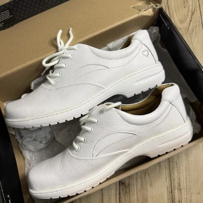 Zapatos Nurse Mates Macie blancos antideslizantes talla 9,5 Foto 1 de 4