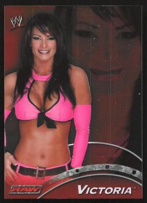 Tarjeta SmackDown 2004 Topps WWE Apocalypse Victoria #R37 Holofoil edición del Reino Unido RAW Foto 1 de 2