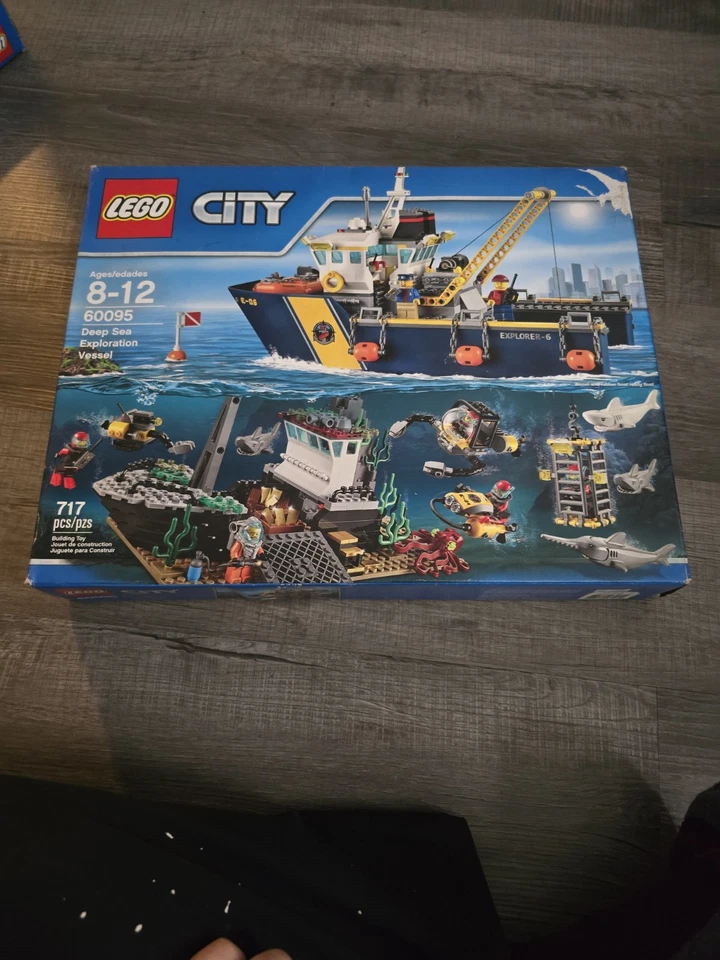 LEGO City: Deep Sea Exploration Vessel (60095) Foto 1 de 2