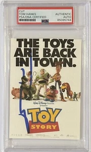 Tom Hanks SIGNED Disney Toy Story Movie Woody Photograph Print PSA DNA Autograph - Foto 1 di 2