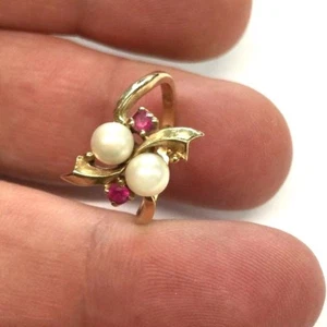 10K Solid Yellow Gold Two(2) 4mm Pearls & Two(2) Red Rubies Ladies Ring -size 5 - Picture 1 of 5