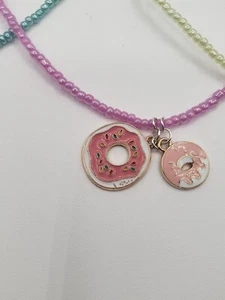 Rosa leckere Leckerbissen lustige Halskette - Mädchen, jeder, der leckere Leckereien liebt! - Bild 1 von 2