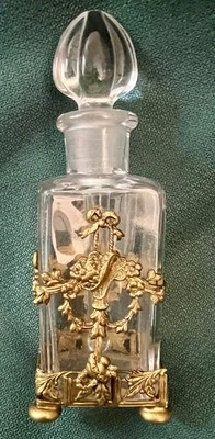 VINTAGE CRYSTAL PERFUME BOTTLE ORNATE GILT BRASS BASKETS BOWS DAUBER INTACT - Image 1 of 4