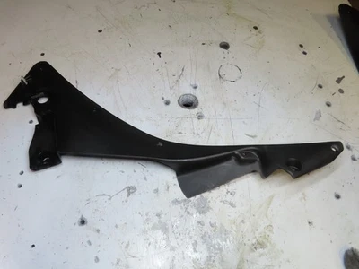 Capô médio interno esquerdo Honda CBR250R CBR250 2012 - Imagem 1 de 4