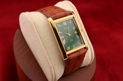 ⌚✨ Vintage Seiko Slim Quartz Gentlemen's Green Dial ,Light Brown Dress Watch - Image 1 of 4