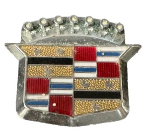 Vintage CADILLAC Ornament Emblem Crown Casting No. 20005683 - Bild 1 von 8