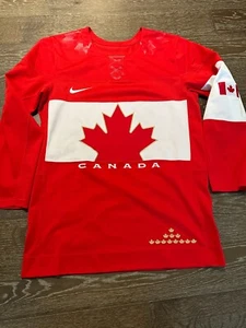 Nike Team Canada SMALL S Hockey RED Stitch 2014 Olympic Jersey Sewn Patches - Picture 1 of 11