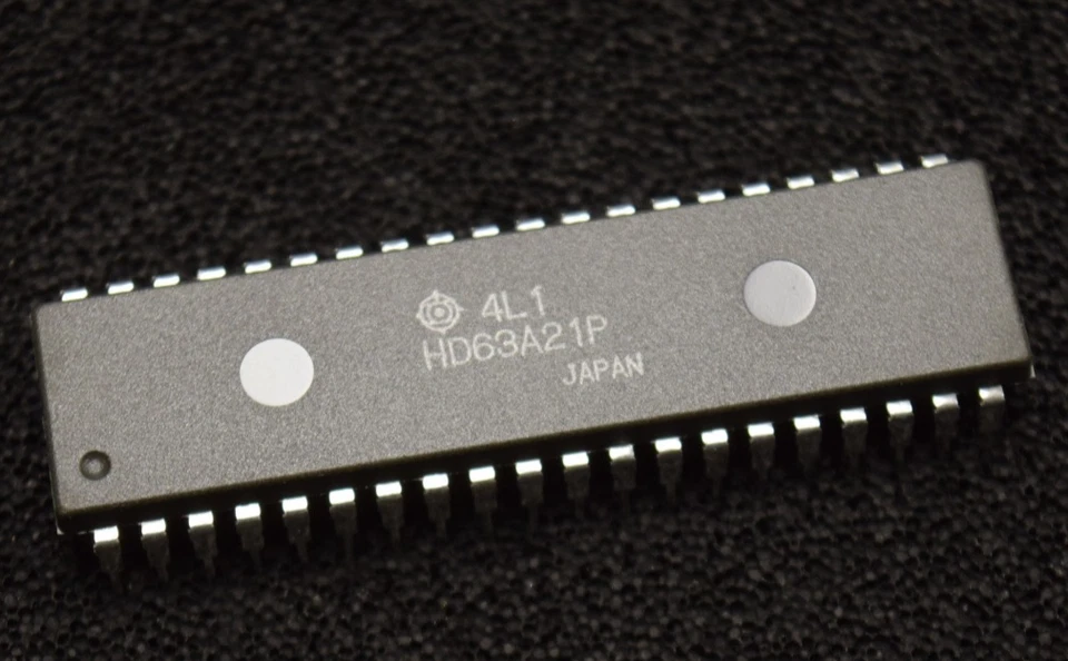 Hitachi HD63A21P 6800 Based 8bit PIA DIP-40 - Image 1 of 1