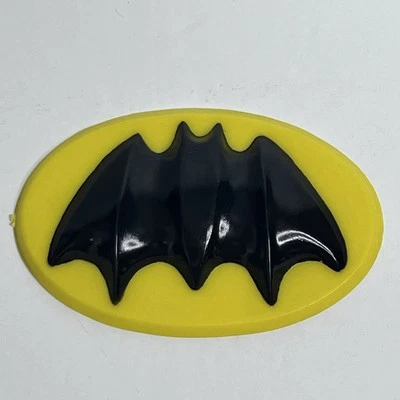 Vintage Wilton Batman Cake Topper Repuesto Cumpleaños Fiesta Suministro Amarillo 3.75 Foto 1 de 4