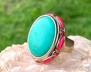 Anillo Vintage Grueso Tono Dorado Ovalado Turquesa Cabujón y Coral A850 - Imagen 1 de 11