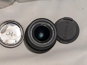Sigma Zoom Lens 18-50mm 1:3.5-5.6 DC Pentax KAF Mount - Picture 1 of 3
