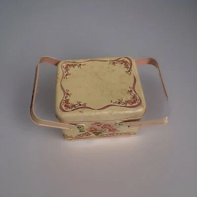 VINTAGE FIND Floral Potpourri Tin/Basket/ Trinket Tin 1986 3.5” X 5” X 4” (T) - Image 1 of 4