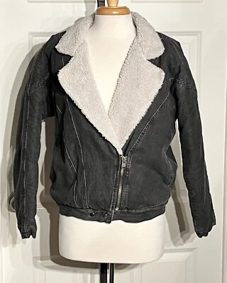 Chaqueta Bomber Unif Denim Negra Forrada Sherpa Talla Pequeña Descentrada 1/4 Cremallera Foto 1 de 4