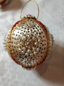 Spilla vintage grande ornata perline raso decorazioni natalizie stelle gioielli - Foto 1 di 6