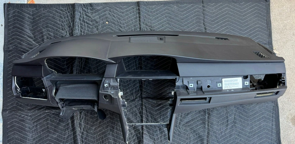 BMW M5 E60 2006-2010 TABLERO TABLERO PANEL CUBIERTA OEM Foto 1 de 4