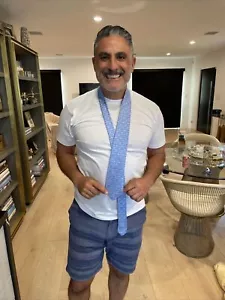 Cravatta Chanel blu retrò anni '90 vintage di proprietà di Reza Farahan - Foto 1 di 7