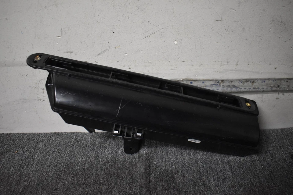 Mercedes Benz G550 2019-2022 aleta de ventilación de aire lado derecho cuarto de fábrica OEM Foto 1 de 4