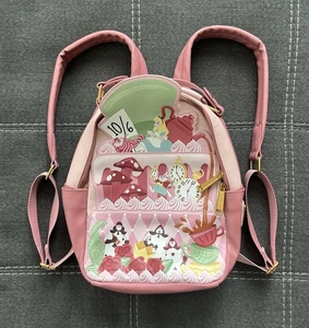 Mini Mochila Loungefly Disney Alicia en el País de las Maravillas Pastel de Té Rosa Gato de Cheshire - Imagen 1 de 9