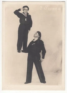 6) 2 Topedas Zirkus Artist als Matrose m.Junge bei Parodie circus RPPC  ~1950 - Picture 1 of 2