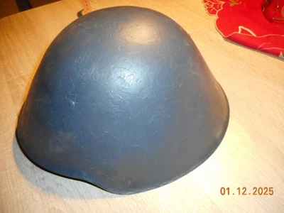 DDR NVA Stahlhelm mit Tarnnetz Original Armee Militaria top neuwertig - Bild 1 von 4