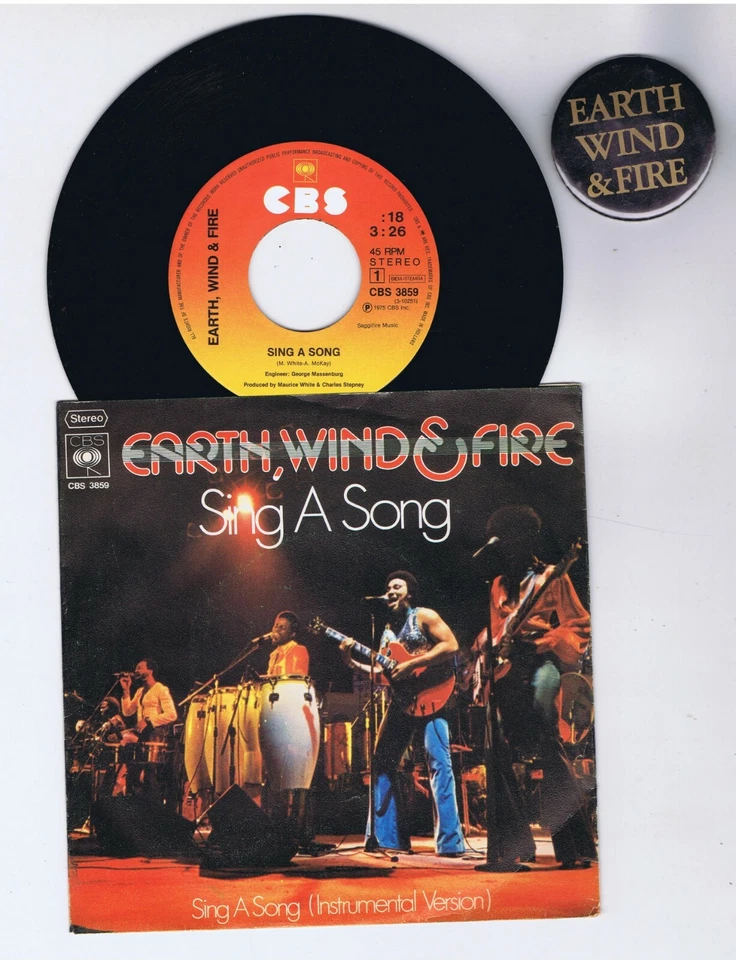 45 RPM 7'' EARTH WIND AND FIRE SING A SONG (+BADGE) - Photo 1/1